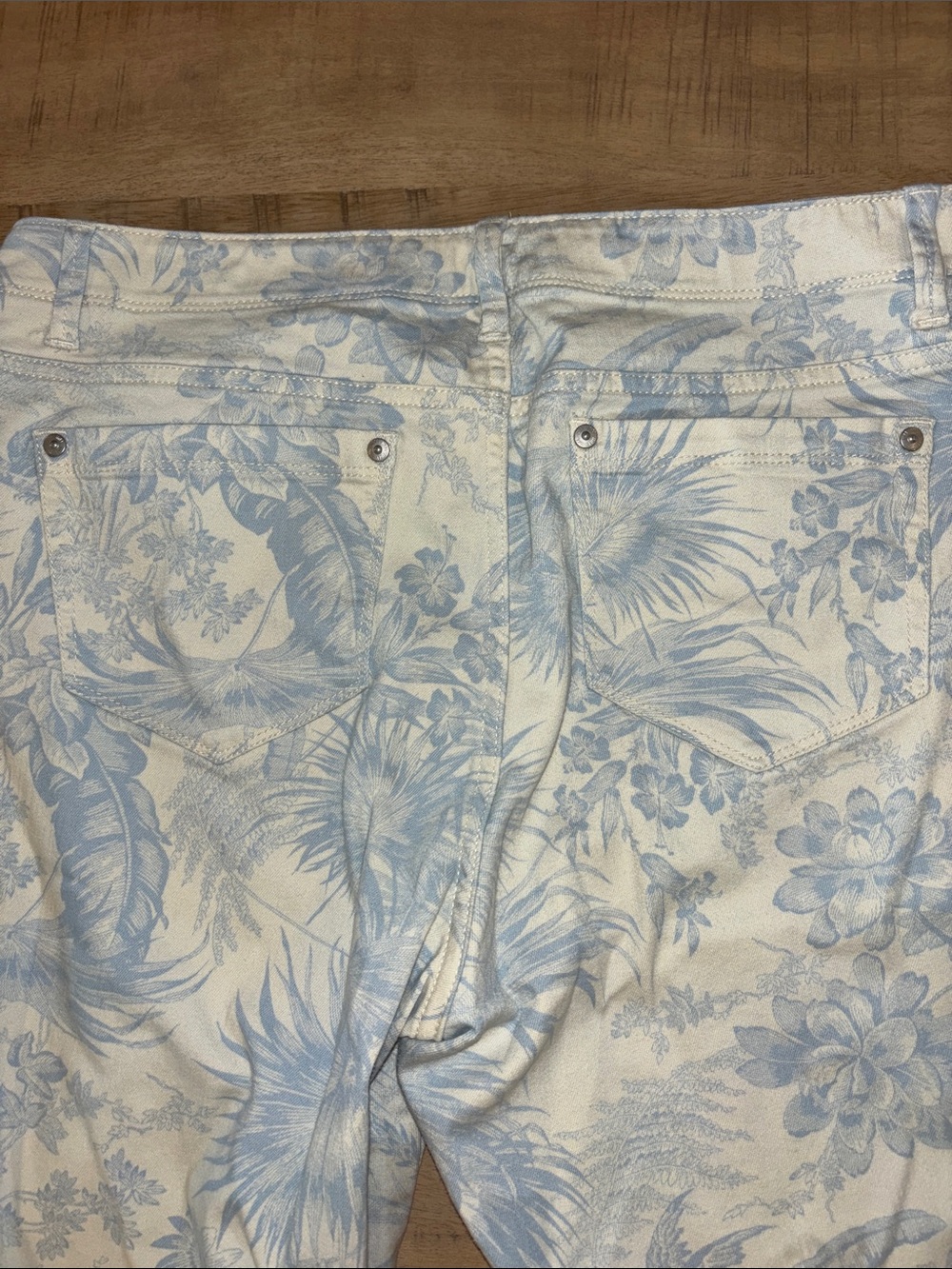 J. Jill Denim Authentic Fit Slim Ankle Blue and Cream Floral Jeans Pants Size 12 - Picture 6 of 6
